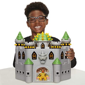 Nintendo Super Mario Playset Castello di Bowser Deluxe, con personaggio esclusivo articolato da 6 cm , funzioni interattive e i veri suoni del videogioco!